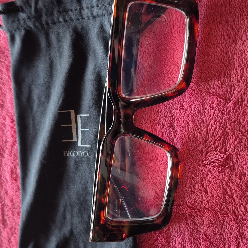 Tortoise Shell Square Reading Glasses - Picture 7 of 7
